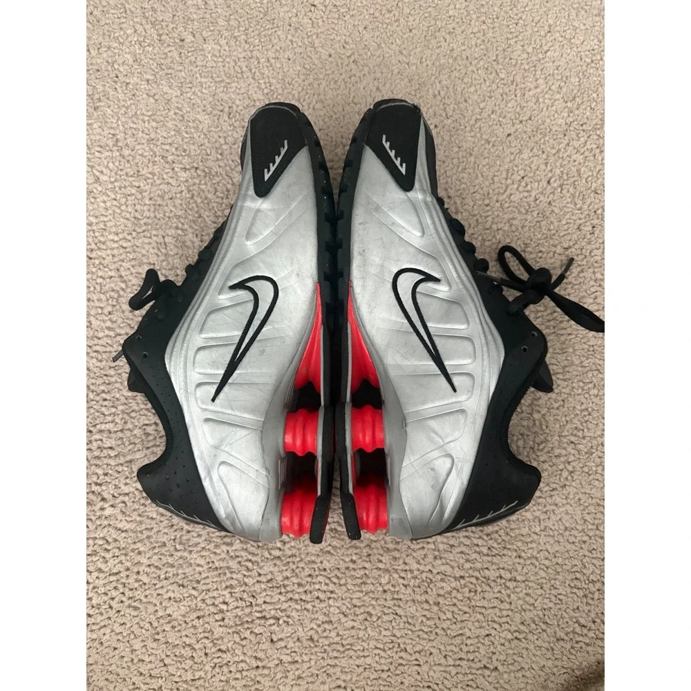 Nike Shox R4 GS Metallic Silver Black Red Kids Sneakers CW2626-005 Size 7Y